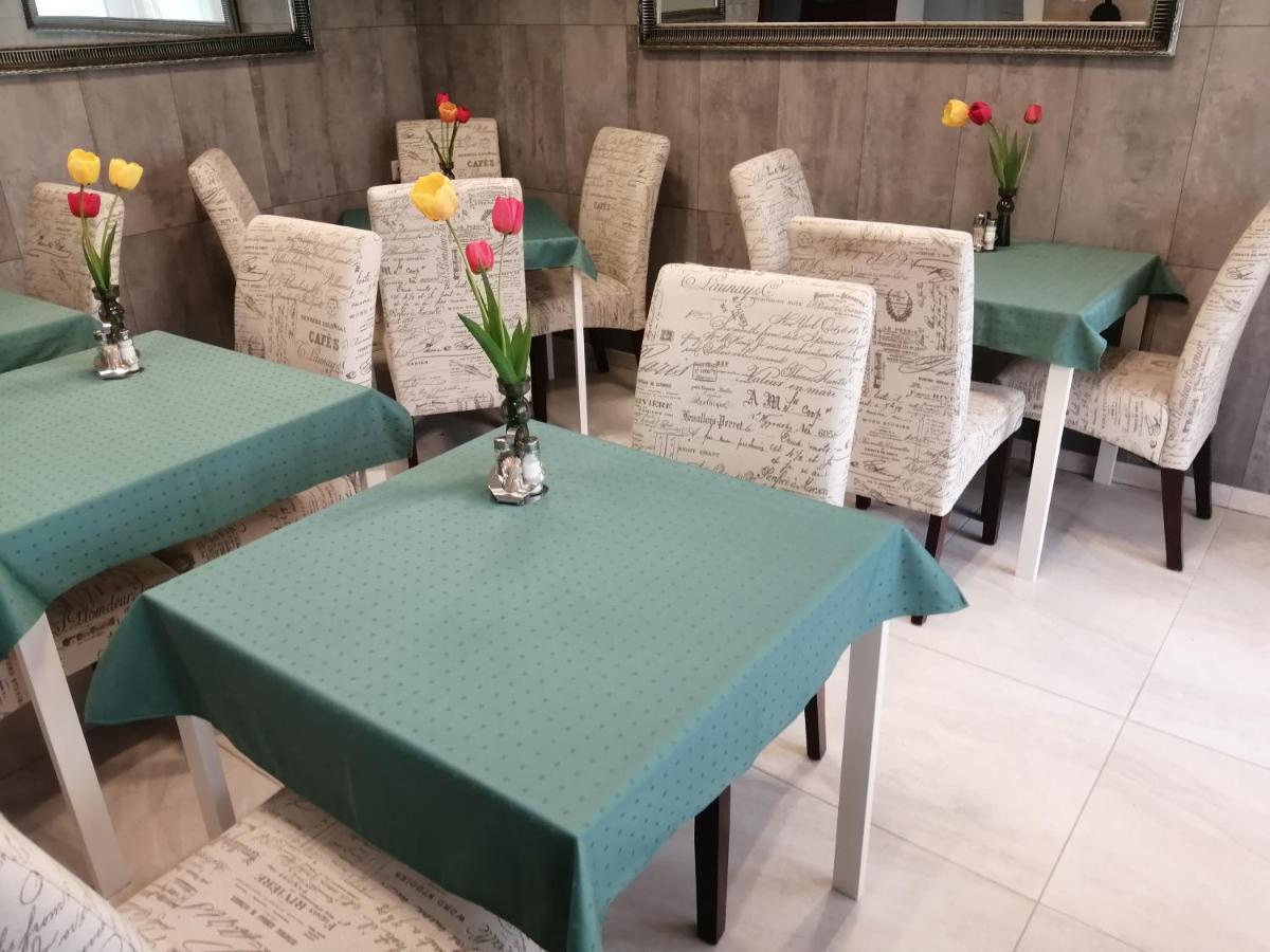Filsdeger Royal Panzió Acomodação com café da manhã Exterior foto
