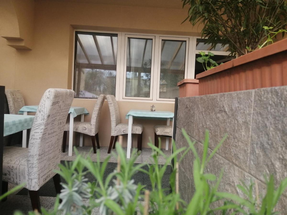 Filsdeger Royal Panzió Acomodação com café da manhã Exterior foto