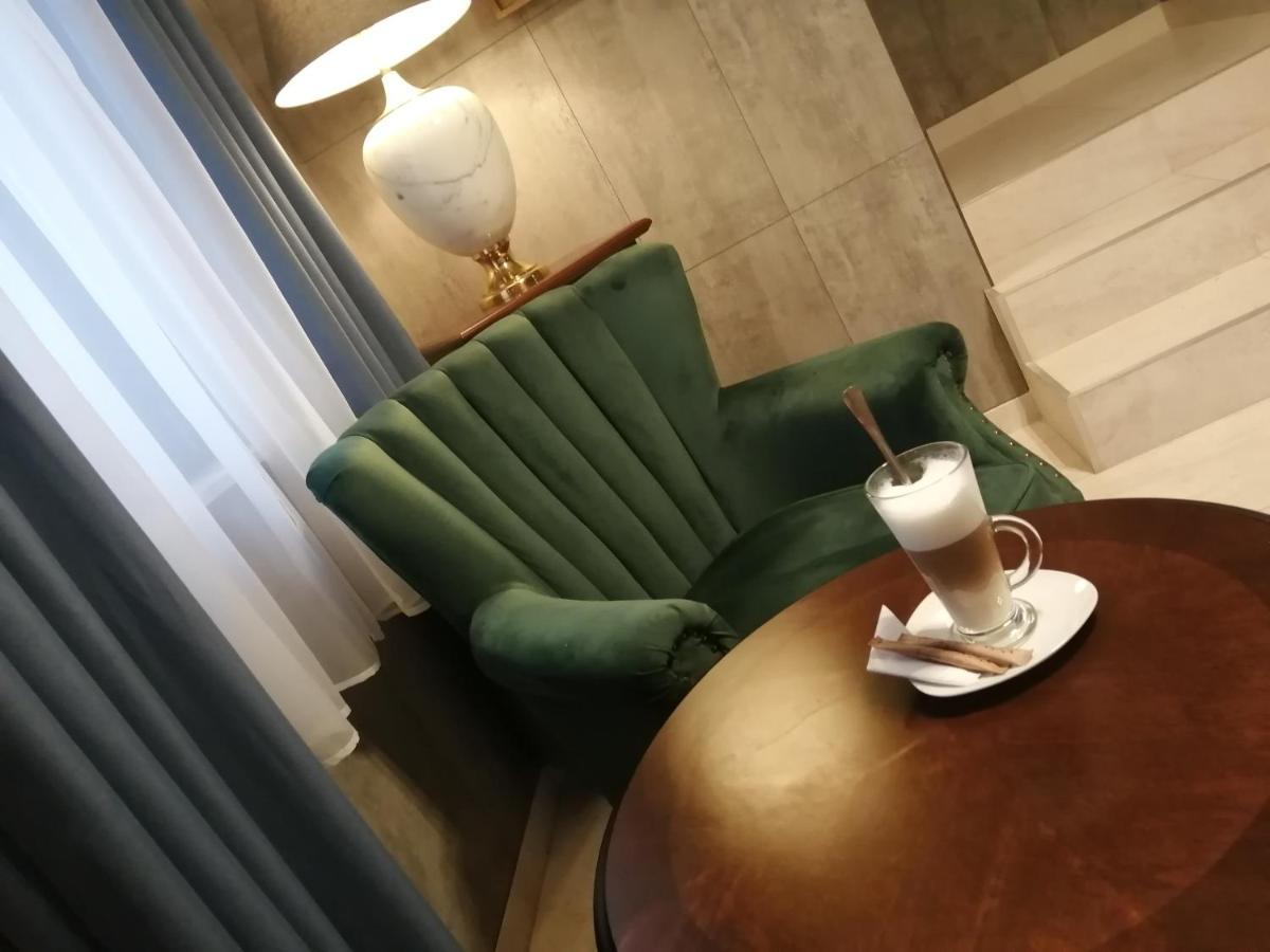 Filsdeger Royal Panzió Acomodação com café da manhã Exterior foto