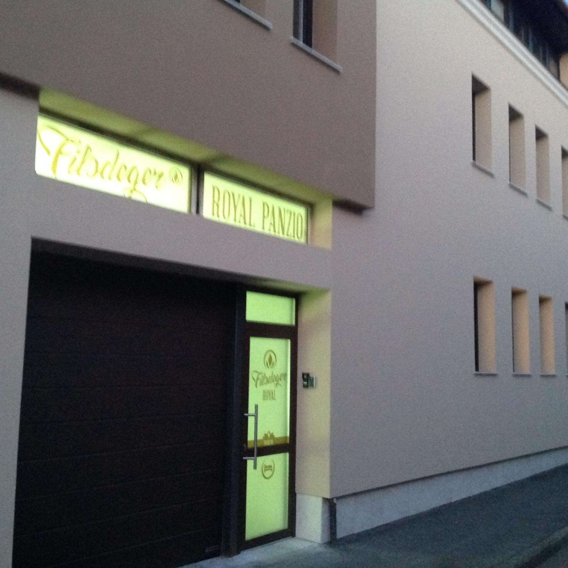 Filsdeger Royal Panzió Acomodação com café da manhã Exterior foto